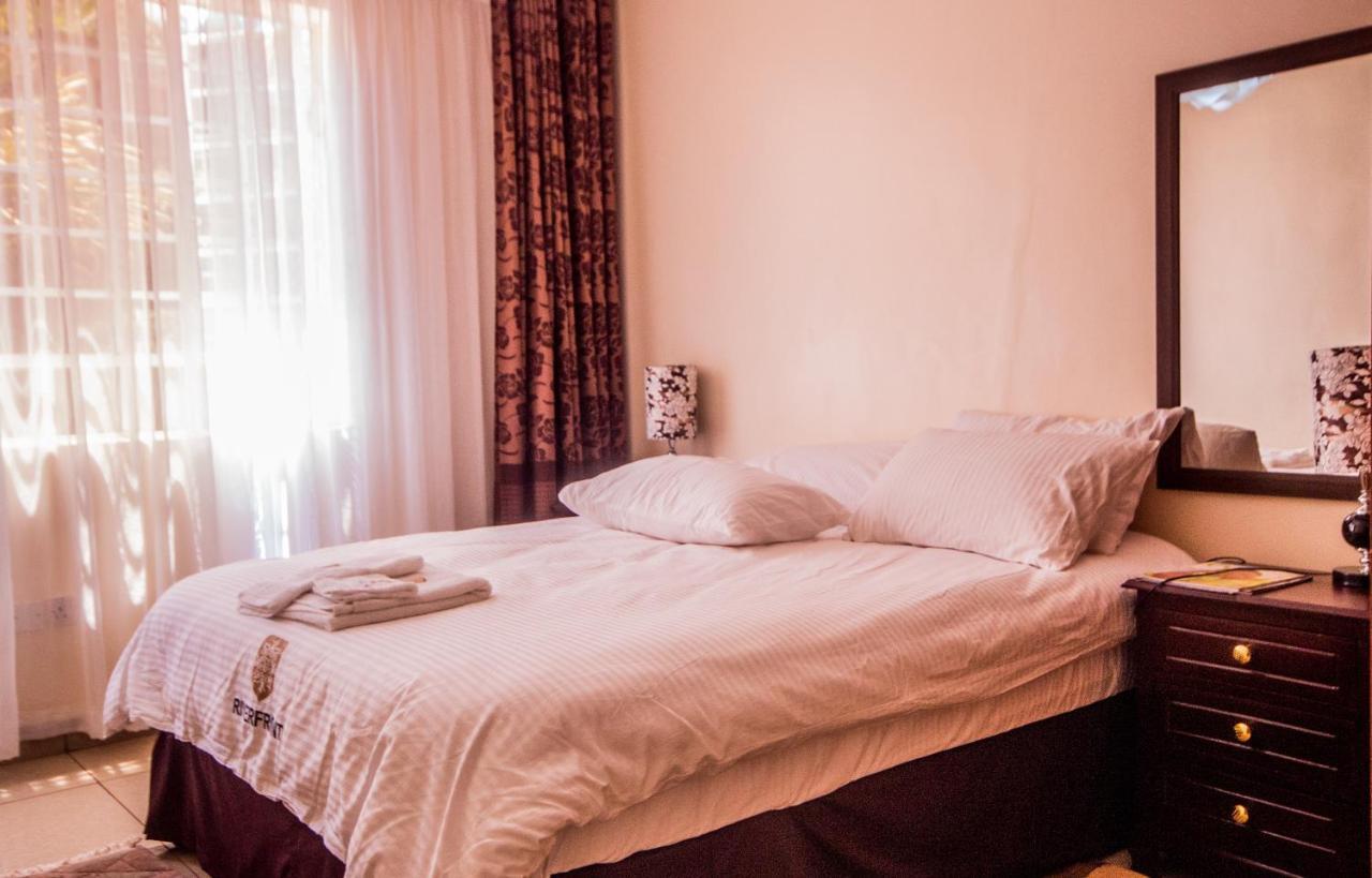 Riverfront Gardens Bed & Breakfast Mjini Luaran gambar