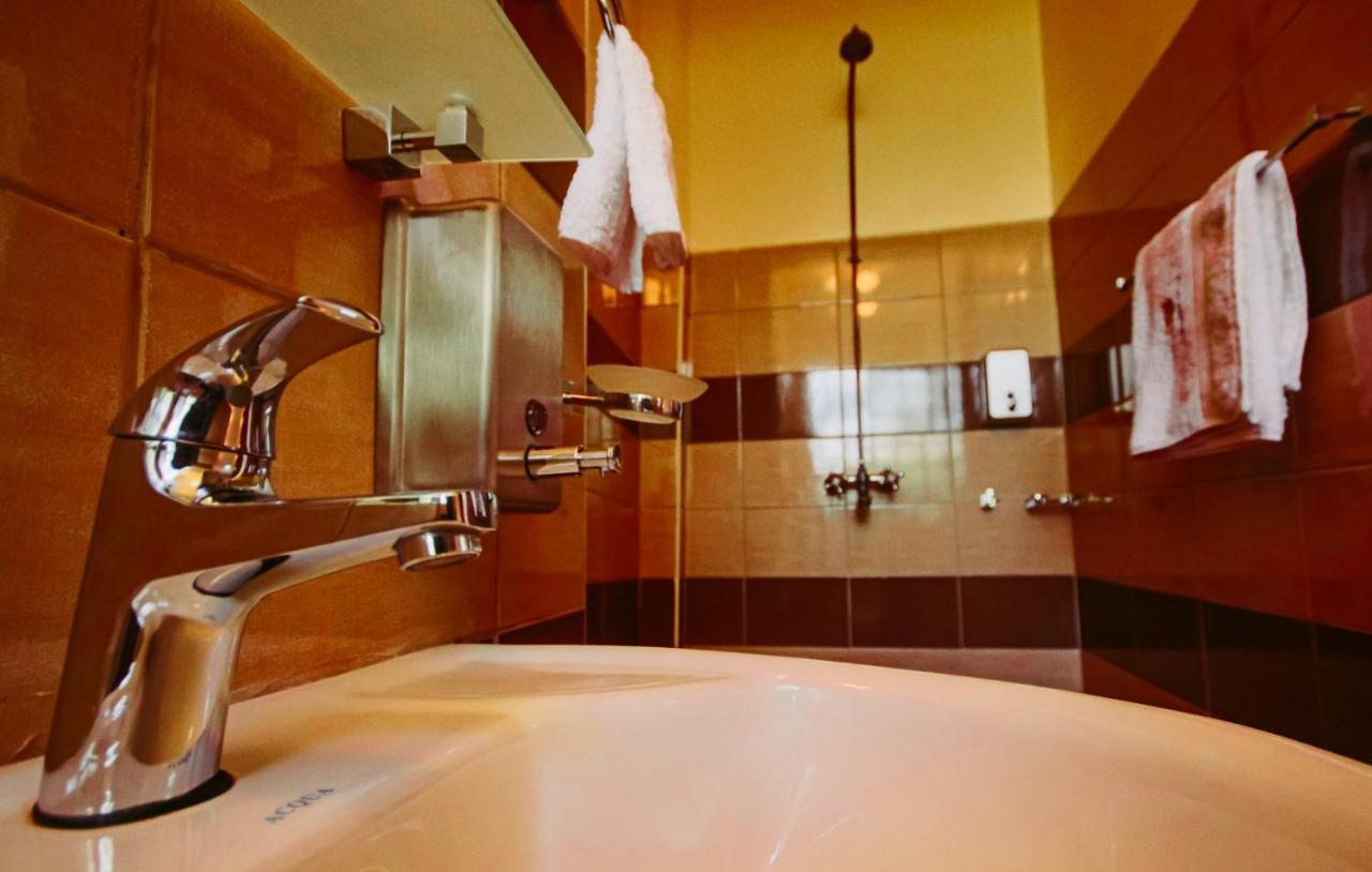 Riverfront Gardens Bed & Breakfast Mjini Luaran gambar